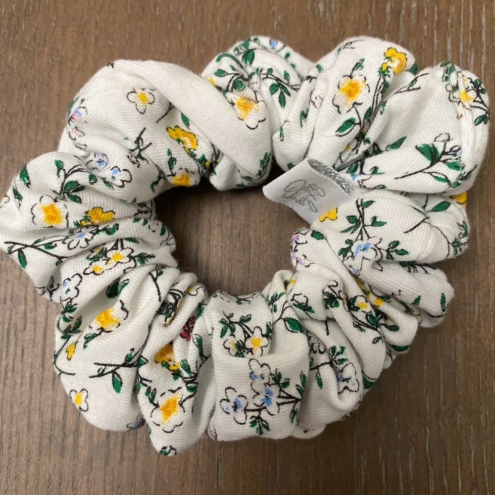 Dew Edit scrunchie